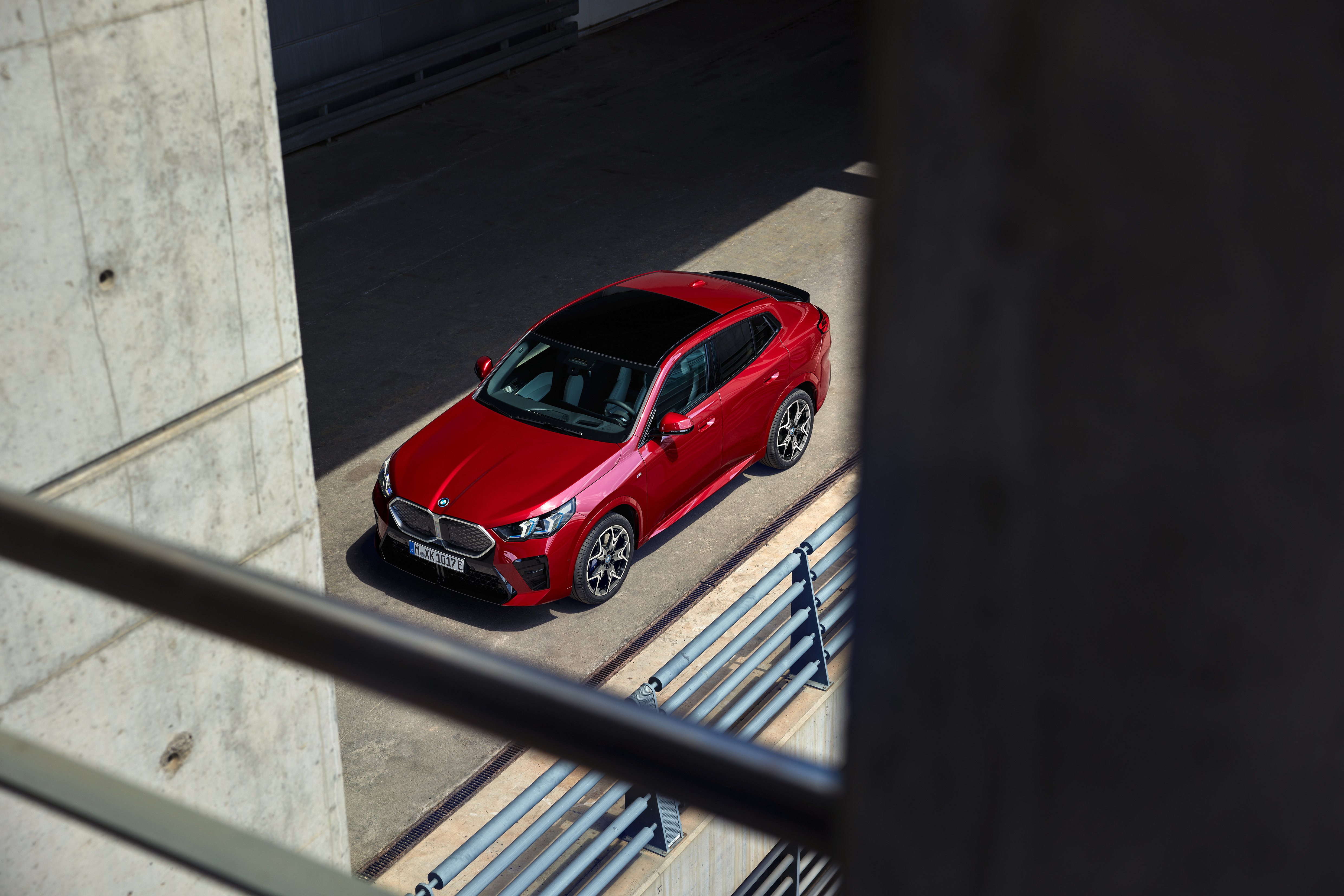 P90525176_highRes_the-first-ever-bmw-i